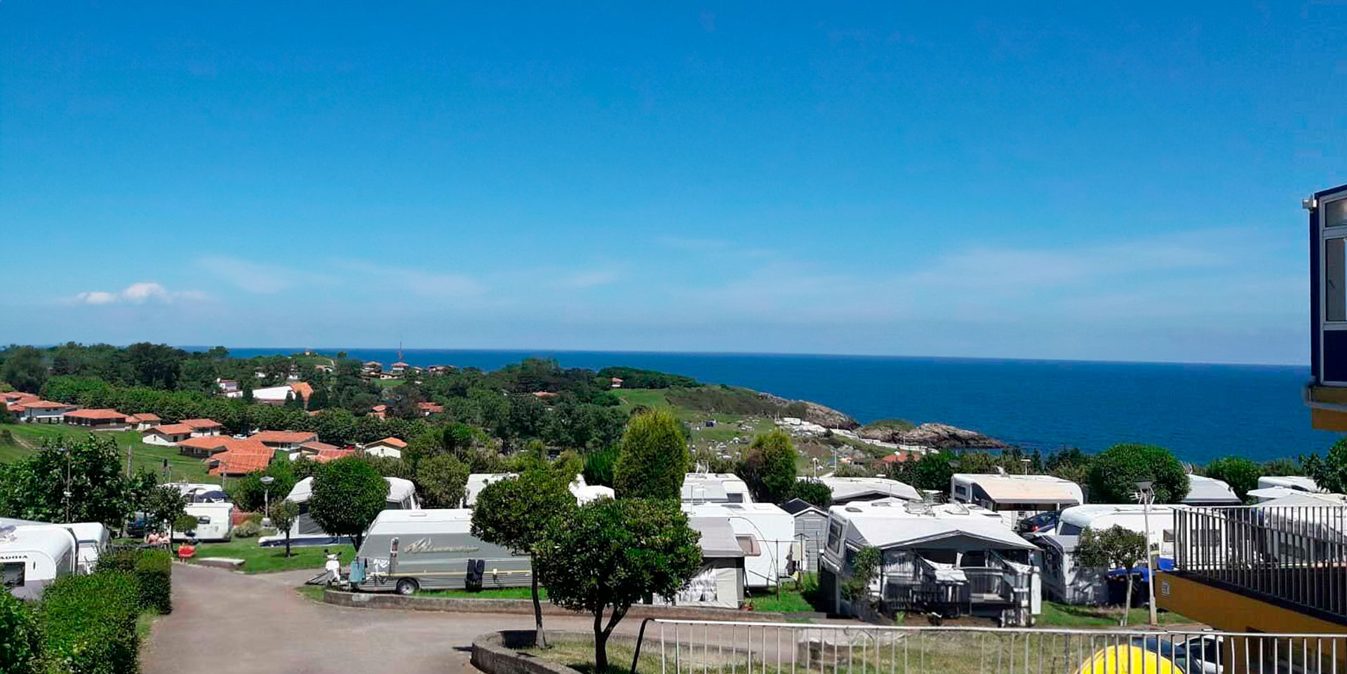 Área de autocaravanas Camping Buenavista en Perlora en Perlora, Asturias